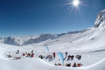 Гармиш Партенкирхен — один из лучших горнолыжных курортов Германии, предлагающий трассы для спортсменов любого уровня. 